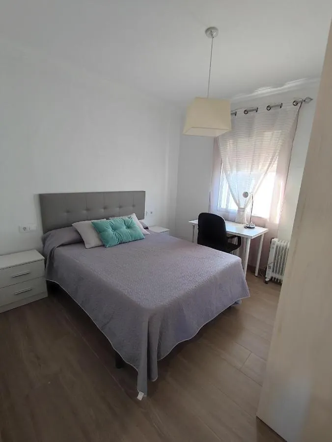 Precioso Apartamento 3 Dormitorios, Aire Acondicionado Menos 10 Min A Pie Feria Jerez De La Frontera